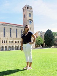 Stephanie Wenclawski ’16 on the University of Western Australia campus.