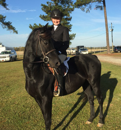 Leanne Nieforth '16 with her horse, Bentley
